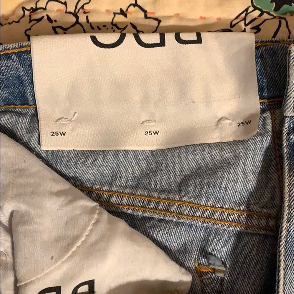 BDG High Rise Distressed Mom Jeans - Picture 4 of 8
